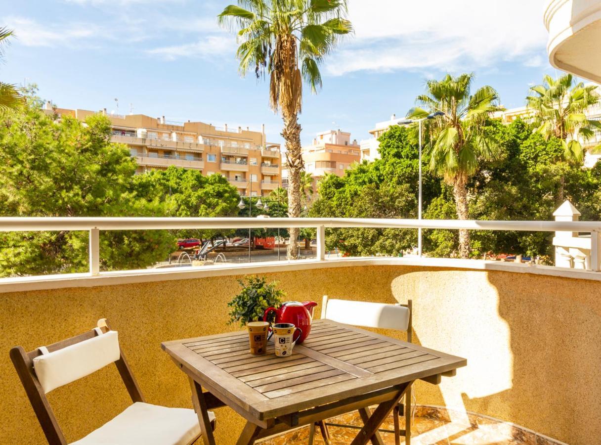 Apartamento Pink Sweet Home Torrevieja Bagian luar foto